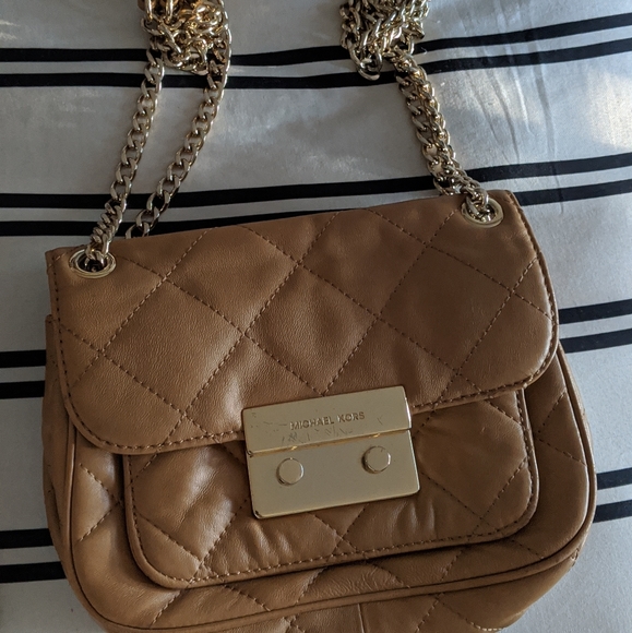 Michael Kors tan quilted bag - Picture 4 of 5